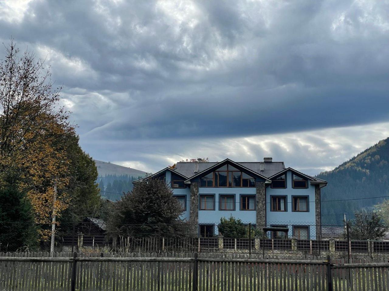 Старе Подвір'Я Verkhovyna Extérieur photo